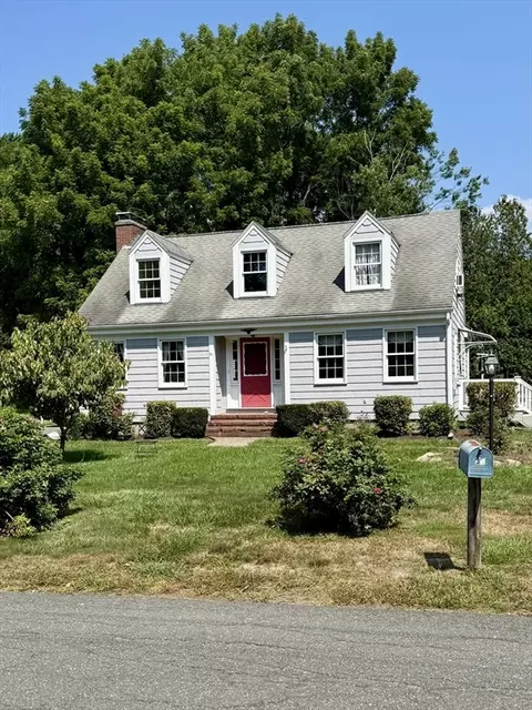 31 Reservation Rd, Holyoke, MA 01040
