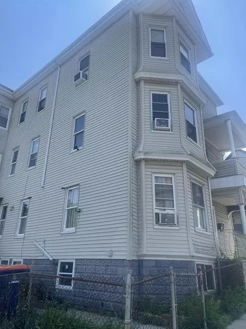 212 Weld St, New Bedford, MA 02740