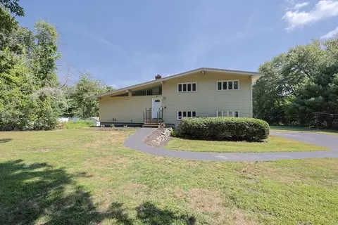 238 Brewer St, Northborough, MA 01532