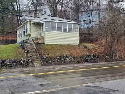 1218 Grafton St, Worcester, MA 01604