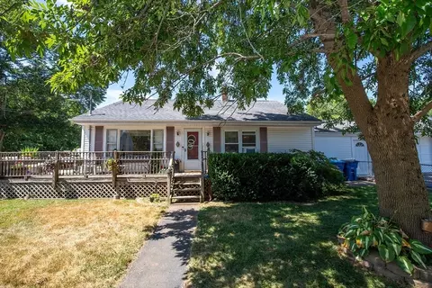 126 King, Blackstone, MA 01504