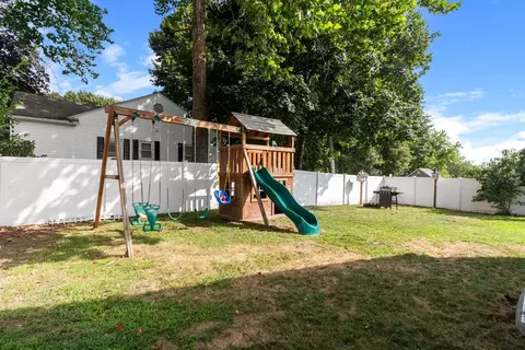 Exterior - 35 Champlain, Dracut, MA 01826 photo 4 of 15