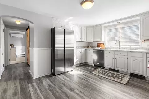 Entry Way - 35 Champlain, Dracut, MA 01826 photo 1 of 3