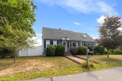Exterior - 35 Champlain, Dracut, MA 01826 photo 2 of 15