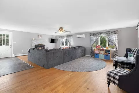 Living - 35 Champlain, Dracut, MA 01826 photo 2 of 4