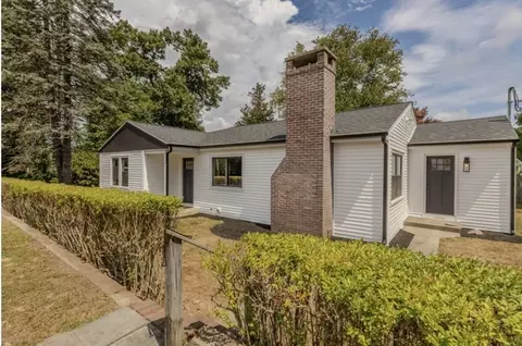 122 James St, Acushnet, MA 02743