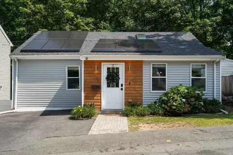 15 Howard St, Randolph, MA 02368