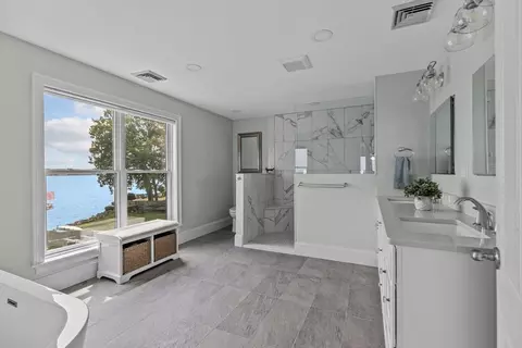 1040 Dickinson St, Fall River, MA 02721 photo 29