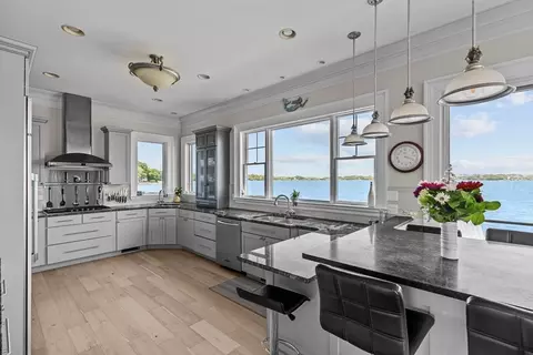 1040 Dickinson St, Fall River, MA 02721 photo 13