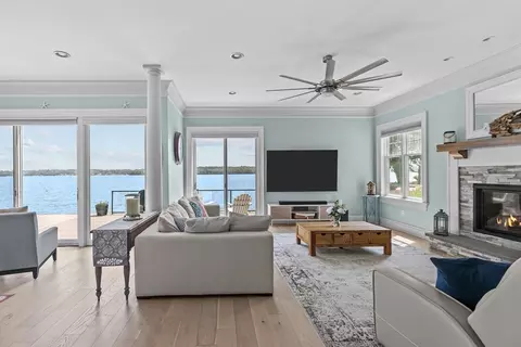 1040 Dickinson St, Fall River, MA 02721 photo 7