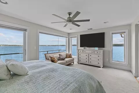 1040 Dickinson St, Fall River, MA 02721 photo 26