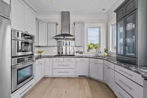 1040 Dickinson St, Fall River, MA 02721 photo 14