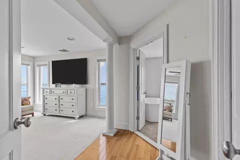 1040 Dickinson St, Fall River, MA 02721 photo 24