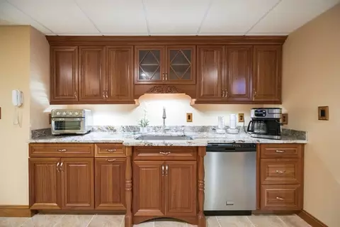 Kitchen - 25 Steeplechase Ln, Canton, MA 02021 photo 3 of 3
