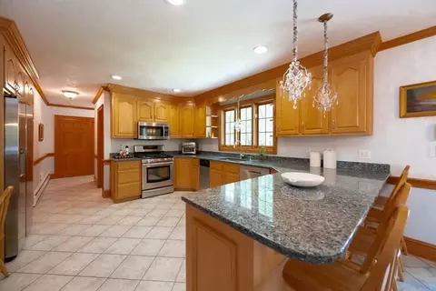 Kitchen - 25 Steeplechase Ln, Canton, MA 02021 photo 2 of 3