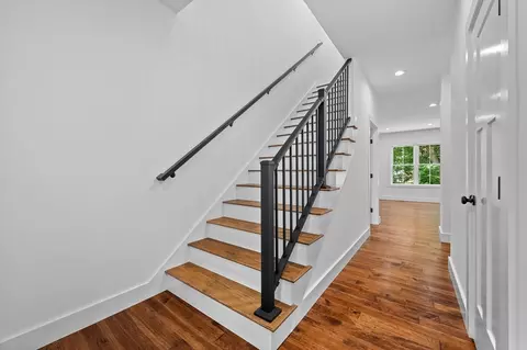 Entry Way - 740 Burncoat St, Worcester, MA 01606 photo 3 of 5