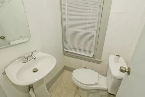 Bath - 33 Forest St, Springfield, MA 01108 photo 5 of 5