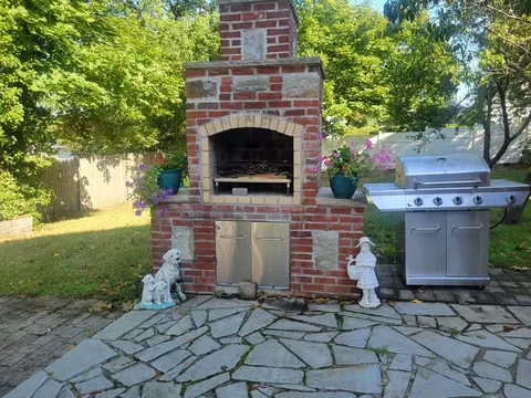 683 Church St, New Bedford, MA 02745