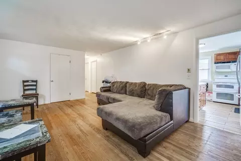 91 Arcadia Blvd, Springfield, MA 01118 photo 8
