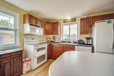 91 Arcadia Blvd, Springfield, MA 01118 photo 13