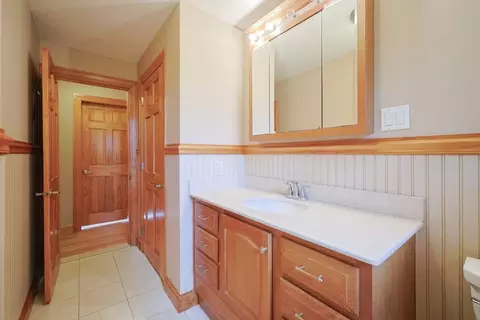 1037 N Main St, Raynham, MA 02767 photo 9
