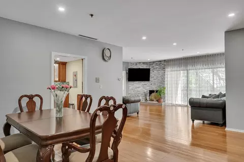1265 Beacon #601, Brookline, MA 02446 photo 4