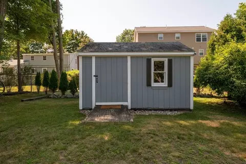 Exterior - 34 Winter St, Reading, MA 01867 photo 4 of 8