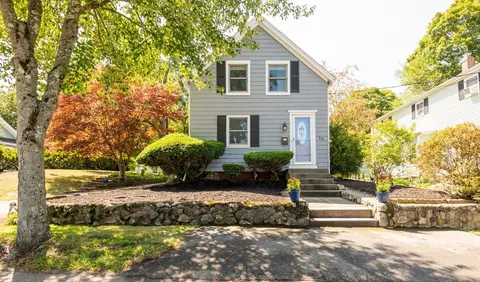 Exterior - 34 Winter St, Reading, MA 01867 photo 2 of 8