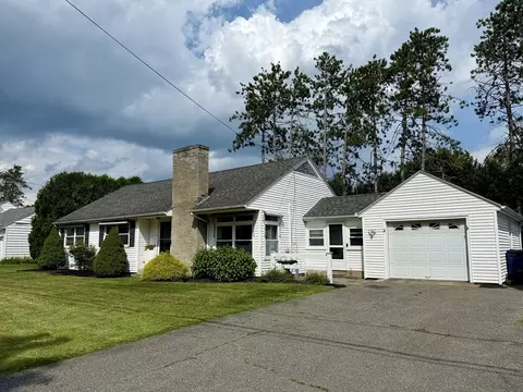 12 Mountainview Dr, Ware, MA 01082