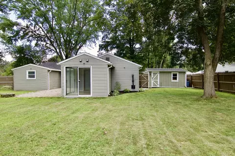 14 Sunridge Dr, Springfield, MA 01118 photo 3