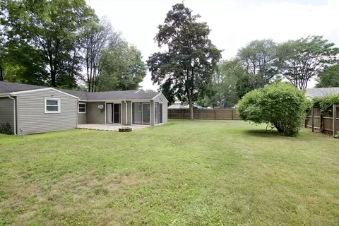 14 Sunridge Dr, Springfield, MA 01118 photo 4