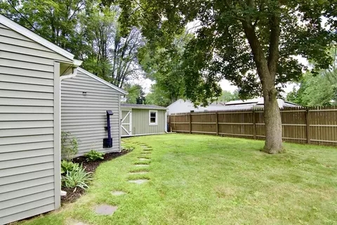 14 Sunridge Dr, Springfield, MA 01118 photo 5