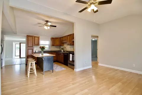 14 Sunridge Dr, Springfield, MA 01118 photo 10