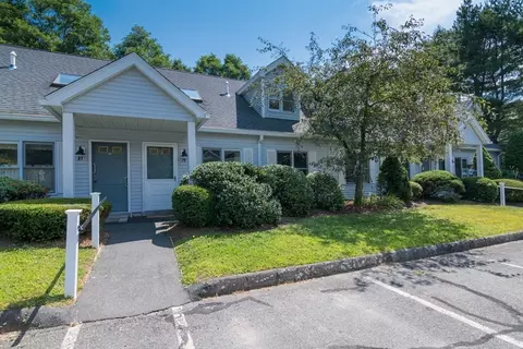 79 Pines Edge Dr #79, Northampton, MA 01060