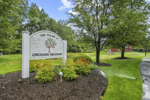 62 Blossom Tree Dr #62, Shrewsbury, MA 01545