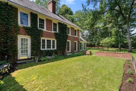 2 Kenilworth Rd, Wellesley, MA 02482 photo 37