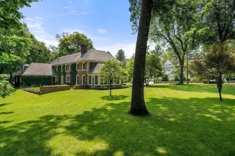 2 Kenilworth Rd, Wellesley, MA 02482 photo 39