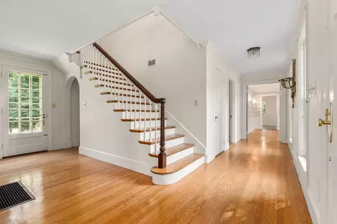 2 Kenilworth Rd, Wellesley, MA 02482 photo 5