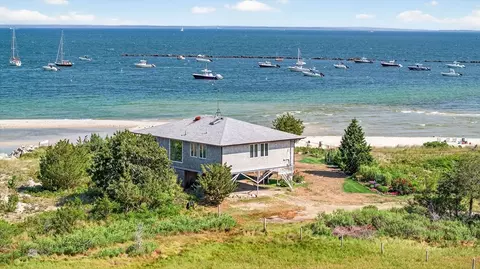 12 Meadow Shores Rd, Dartmouth, MA 02748