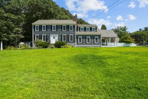71 Oxford Dr, Franklin, MA 02038
