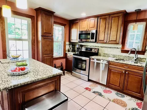 34 Scenic Ave, Webster, MA 01570 photo 9