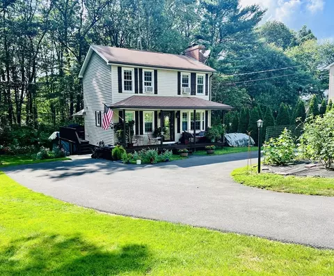 34 Scenic Ave, Webster, MA 01570