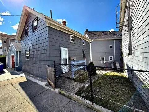23 Pitman, Fall River, MA 02723