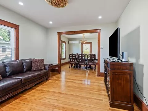 219 Hamilton St, Worcester, MA 01604 photo 12
