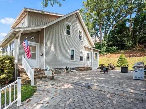219 Hamilton St, Worcester, MA 01604 photo 2