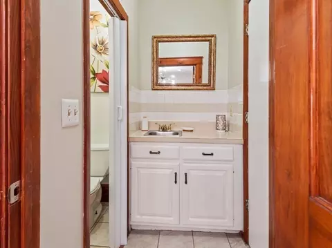 219 Hamilton St, Worcester, MA 01604 photo 21