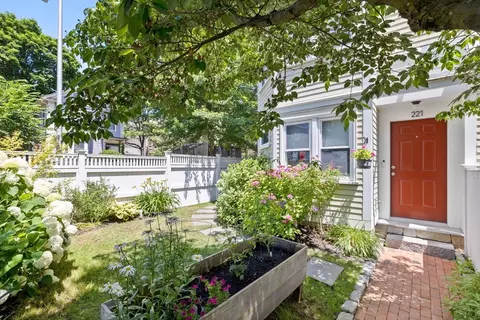 221 Hamilton #221, Cambridge, MA 02139