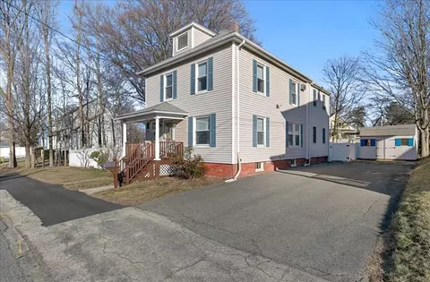 22 Vernon St, Haverhill, MA 01835