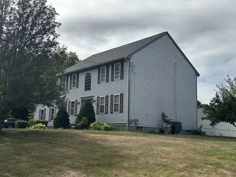 52 Pershing Ave, Acushnet, MA 02743 photo 2