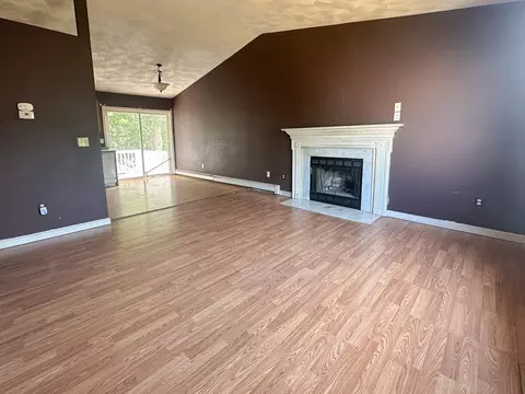 82 4th St, Worcester, MA 01602 photo 16